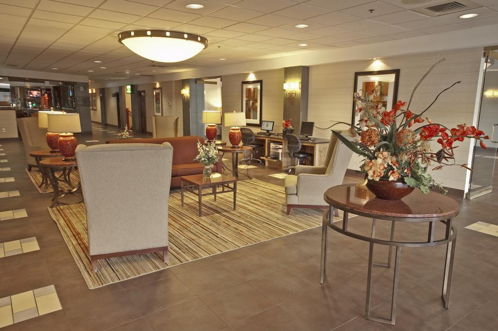 Exton Hotel And Conference Center Exterior photo