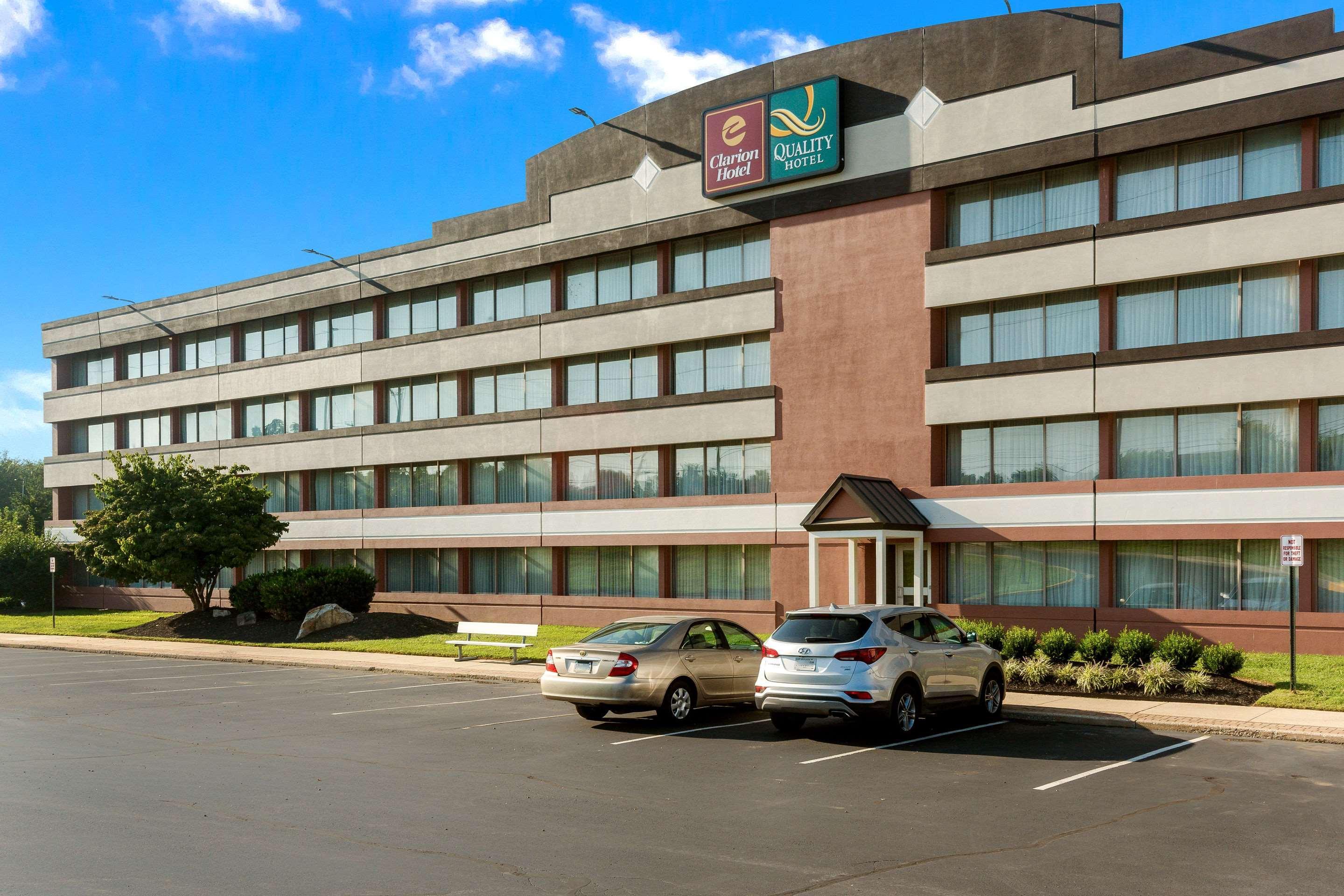 Exton Hotel And Conference Center Exterior photo